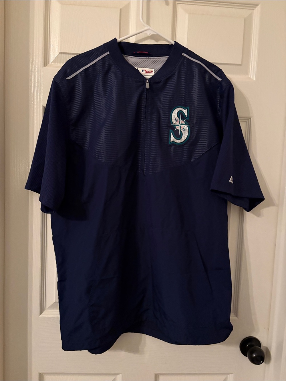 Majestic Navy Seattle Mariners Short-Sleeve Pullover with waist tie. Size L.